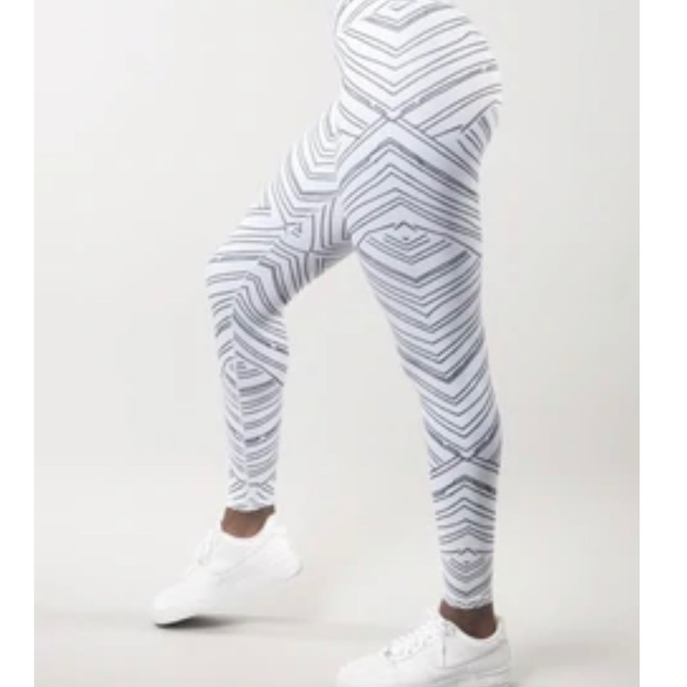 Buff bunny Slay legging zebra